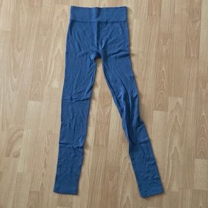 Blue ribbed leggings